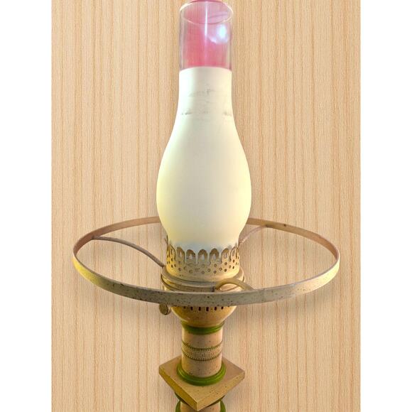 Vintage Aladdin Style Alacite Lamp with Green Trim and Speckled Shade Electric - Picture 10 of 13